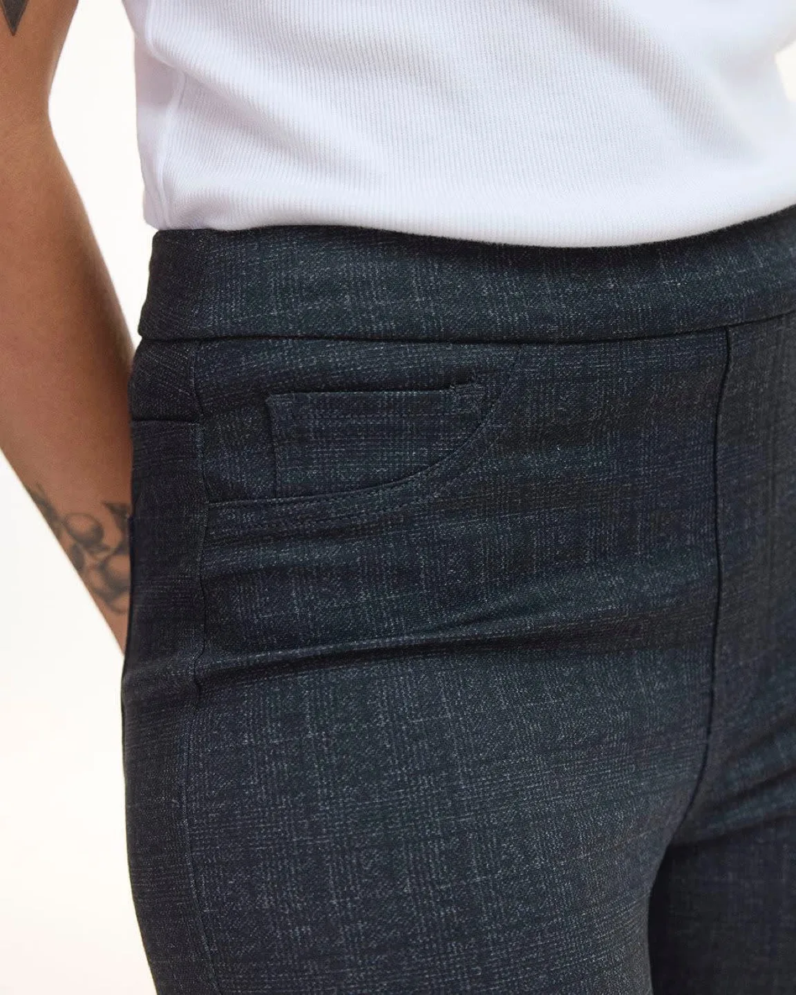 Legging Pant - R Essentials image indicator(7)