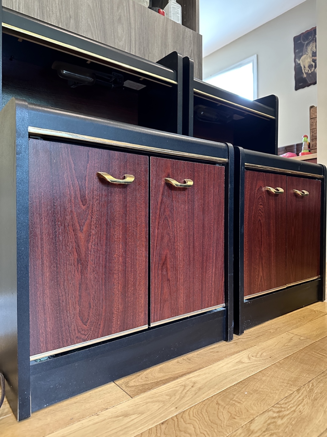 Unique Pair of Palliser Illuminated Nighstands(CAN DELIVER) - photo 3