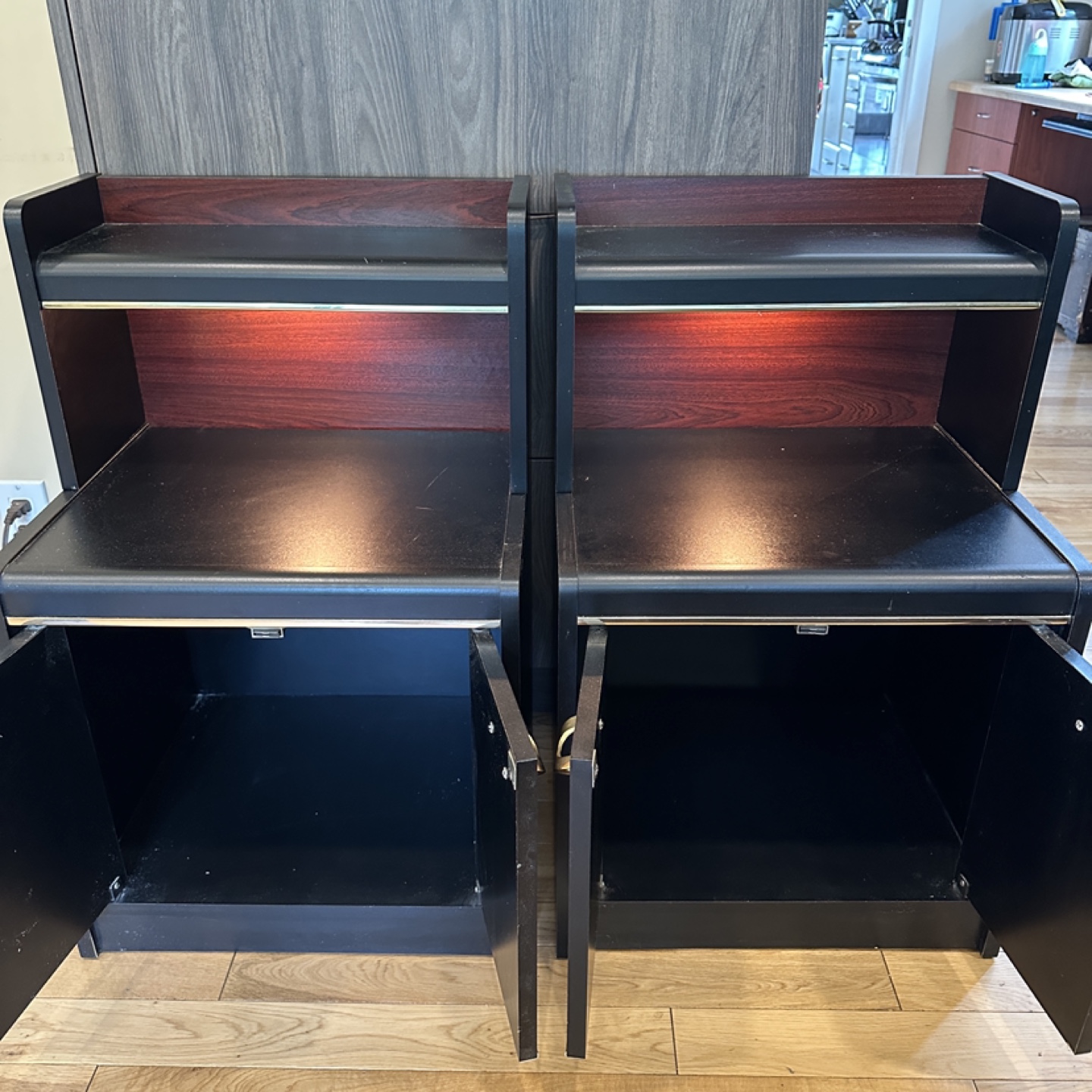 Unique Pair of Palliser Illuminated Nighstands(CAN DELIVER) - photo 4