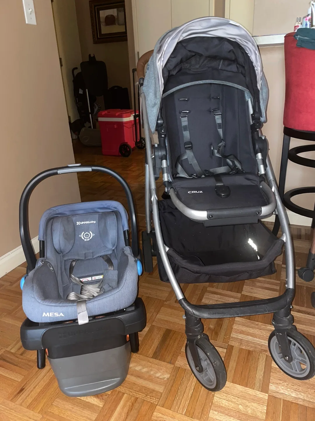 Uppababy stroller Cruz  with car seat image indicator(2)