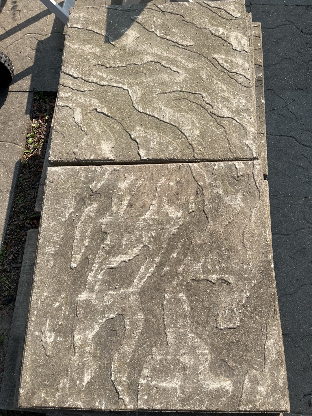 Nice Wavy Riven Designed Concrete Slab - 24x24x1.5 inches - photo 2