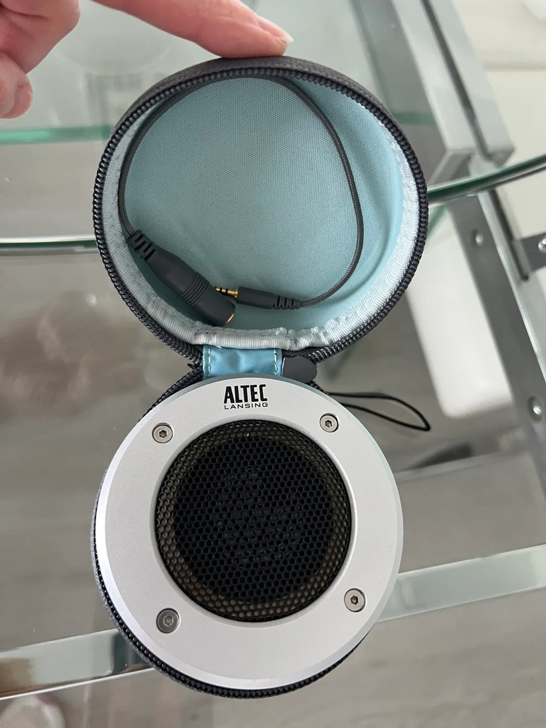 Altec Lansing Portable Speaker image indicator(2)