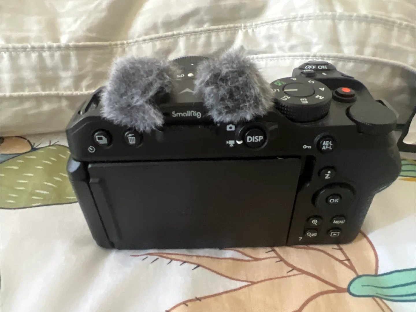 Nikon Z 30 Camera with SmallRig Grip image indicator(4)