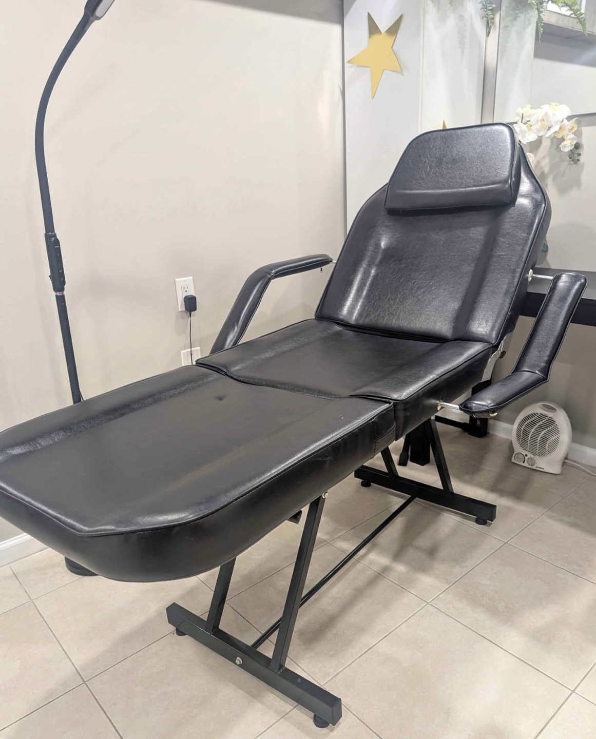 Black Adjustable Massage Table - photo 4
