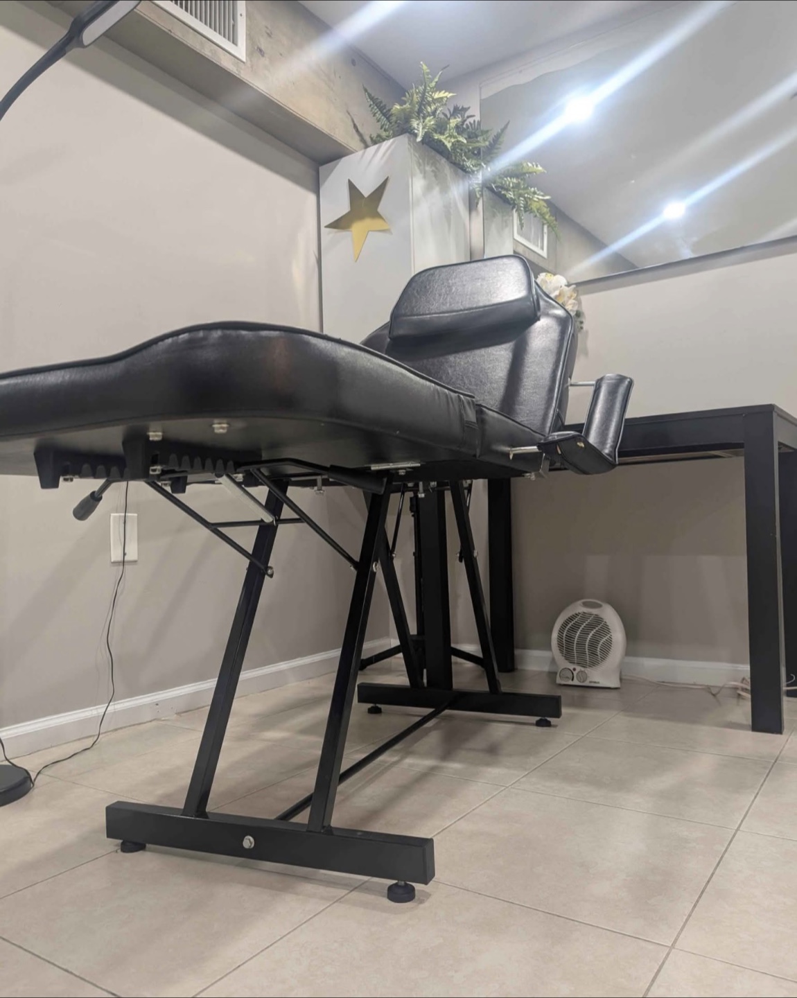 Black Adjustable Massage Table - photo 2