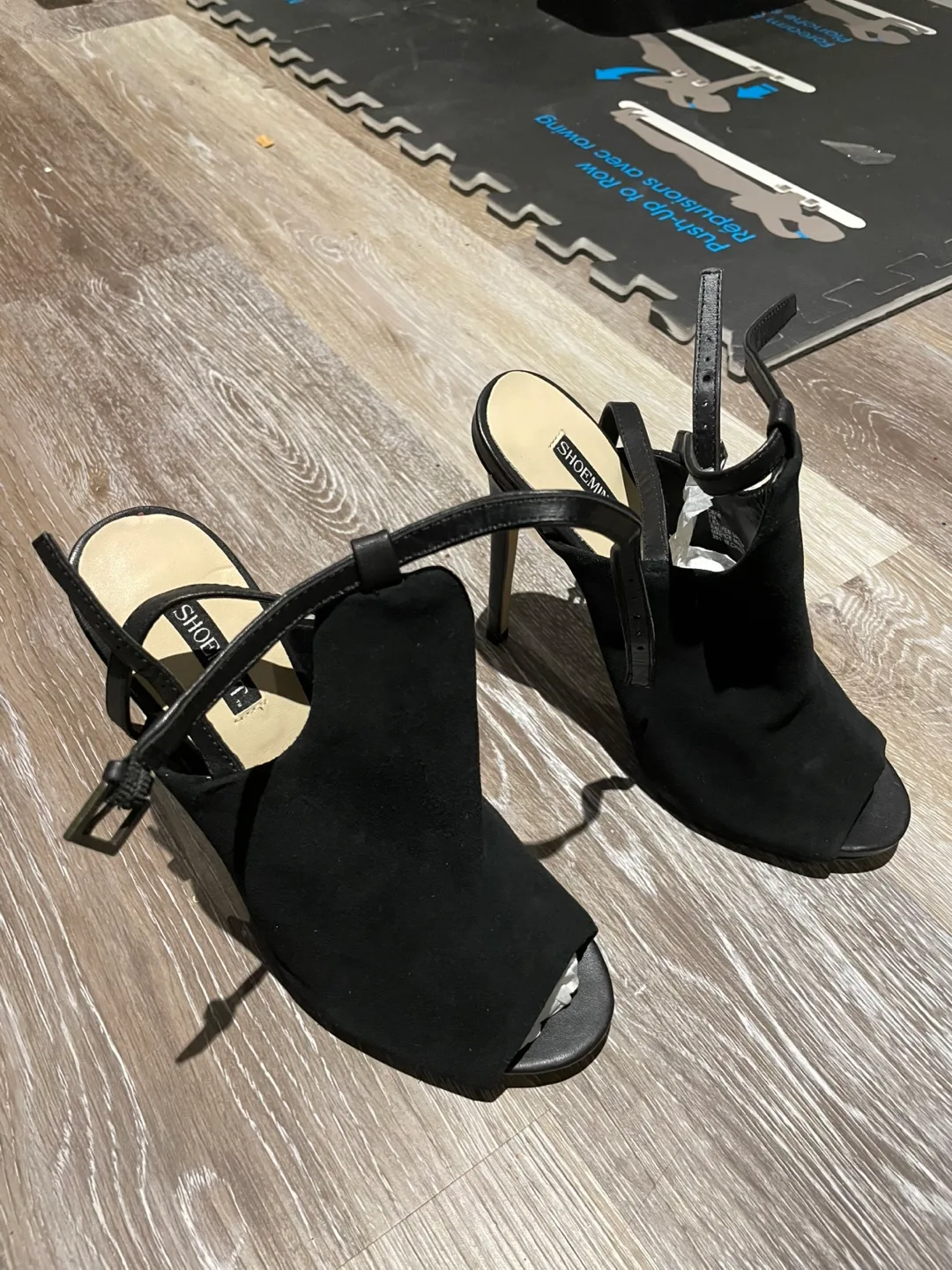 SHOEmint Black Heels image indicator(2)