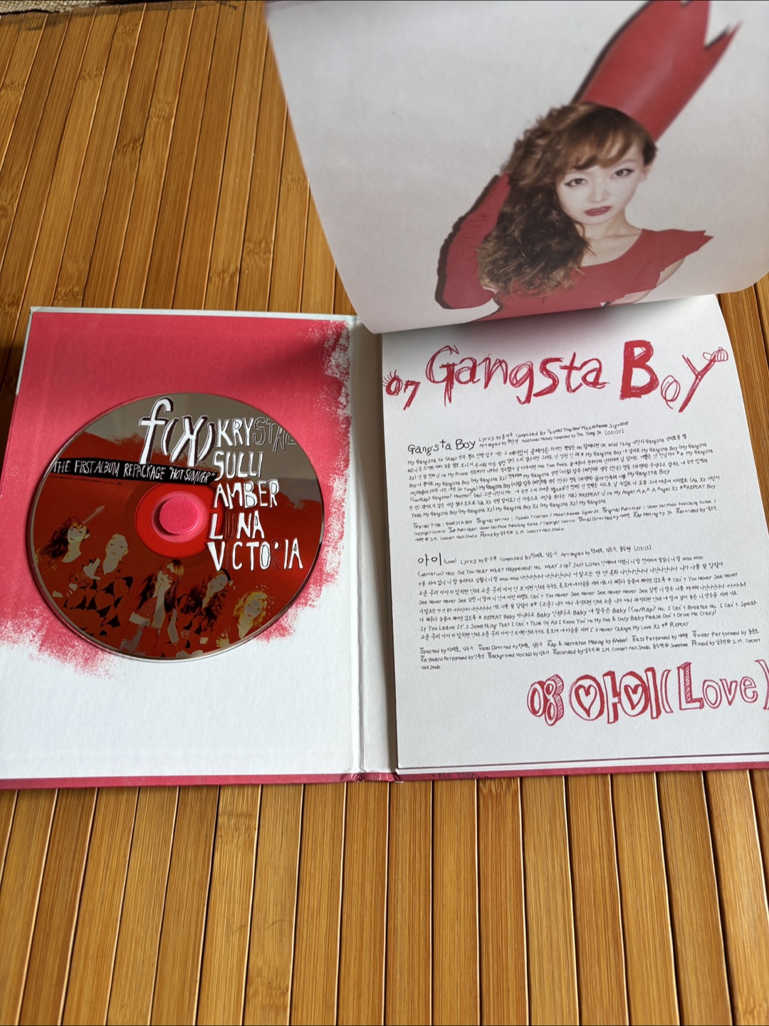 f(x) Hot Summer K-Pop Album CD and photobook (preowned) - photo 4
