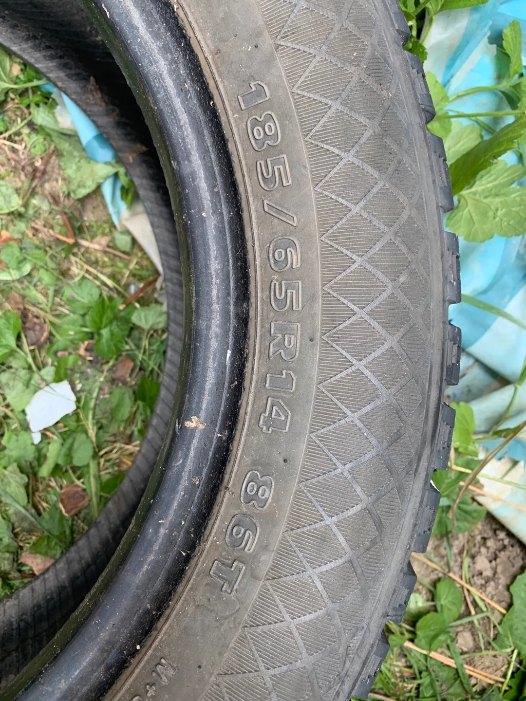 Aurora winter tire 185/65/14 one tire only no puncture image indicator(3)