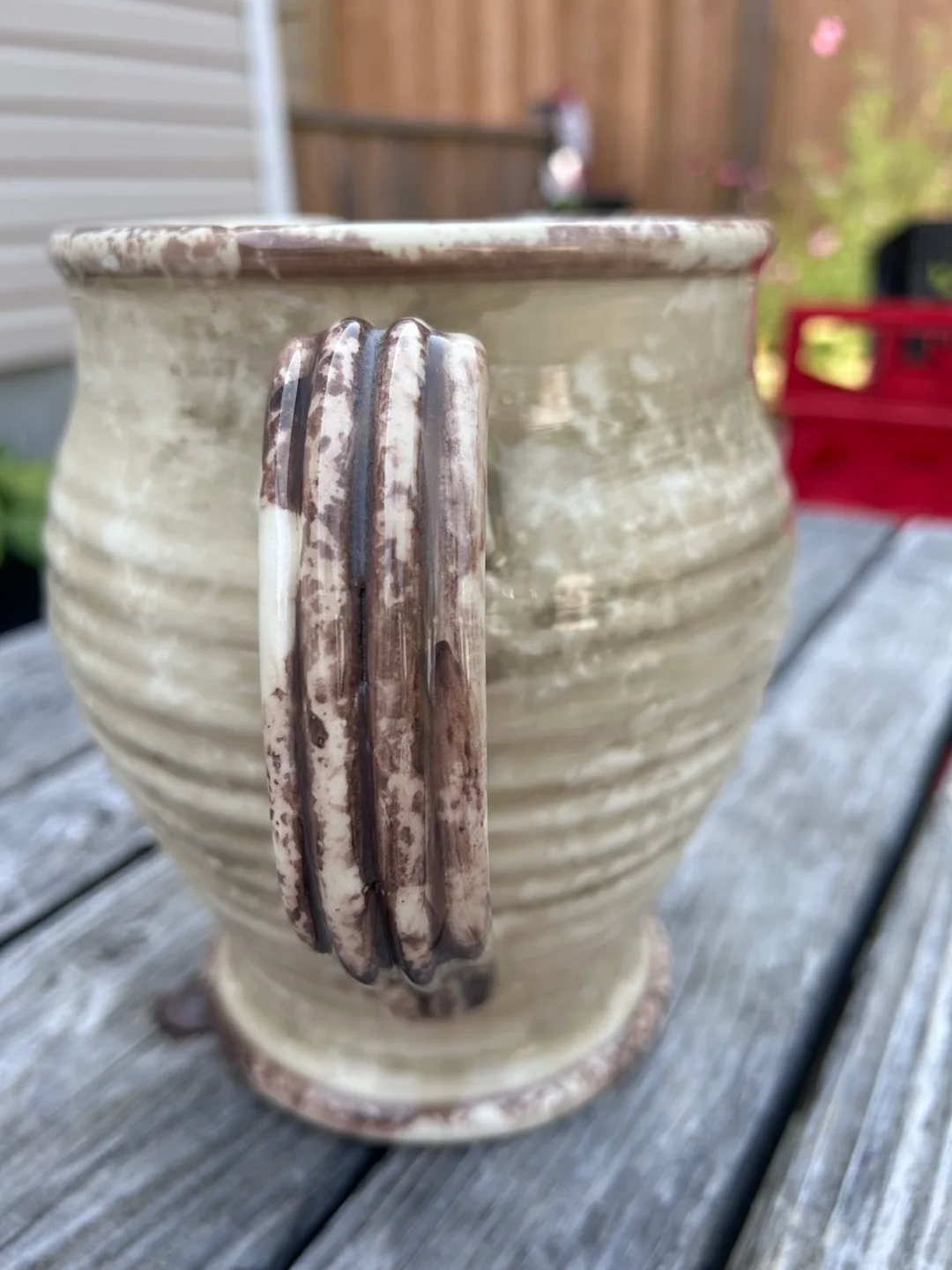 Ceramic Pitcher with Leaf Design image indicator(2)