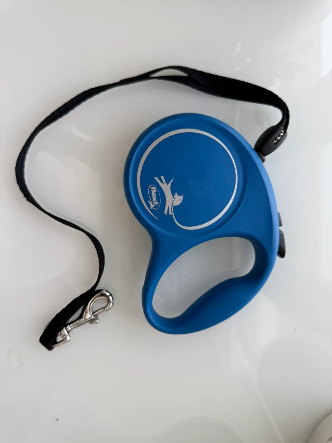 Medium sized Flexi Retractable Dog Leash - Blue thumbnail