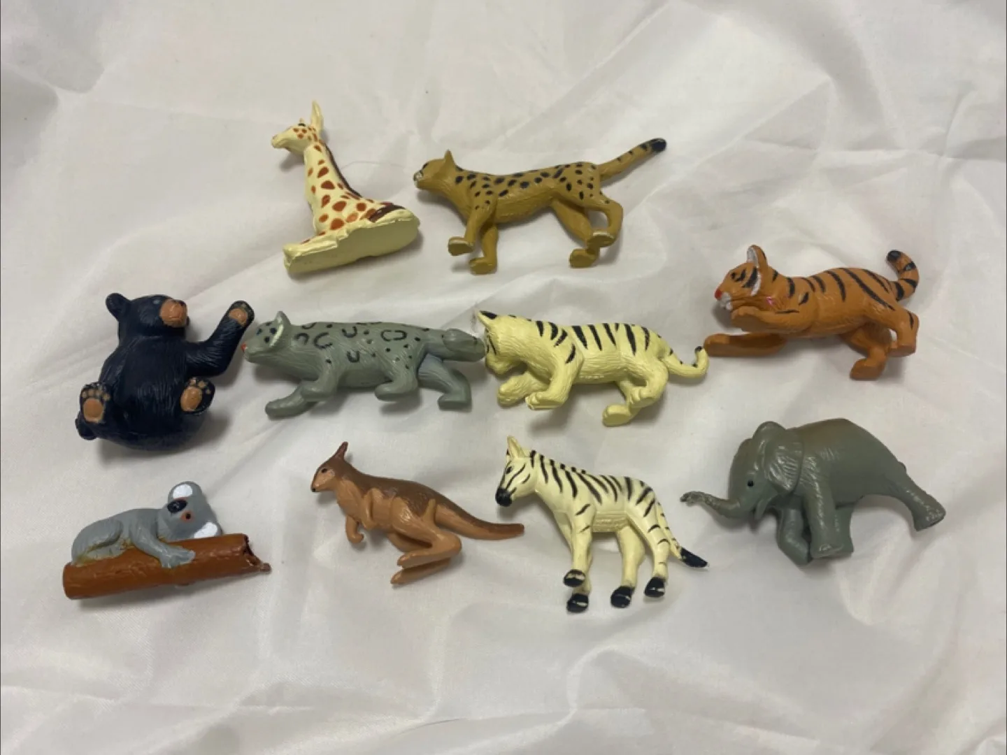 Lot Of 10 1997 K&M INT. Miniature Toy Plastic Animal Figures image indicator(2)