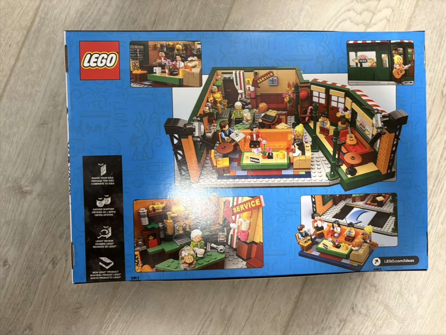 New LEGO Ideas 21319 Friends Central Perk Set - New - photo 2