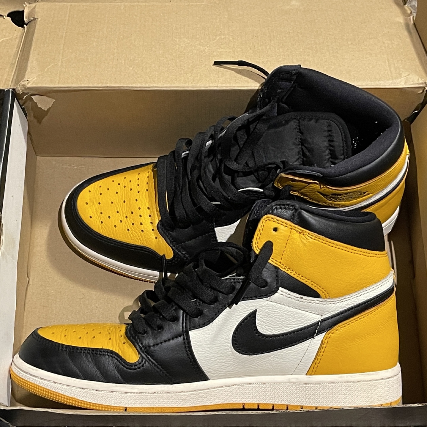 Air Jordan 1 Retro High Taxi Yellow - photo 3