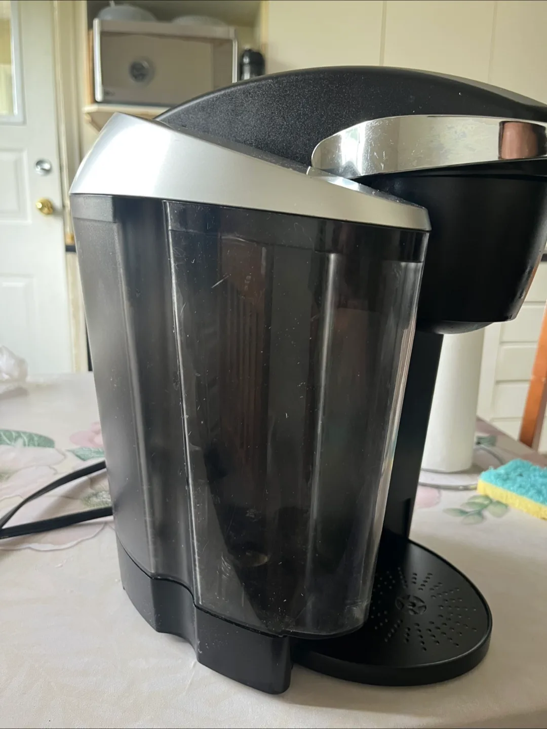 Keurig Coffee Maker - Black/Silver image indicator(3)