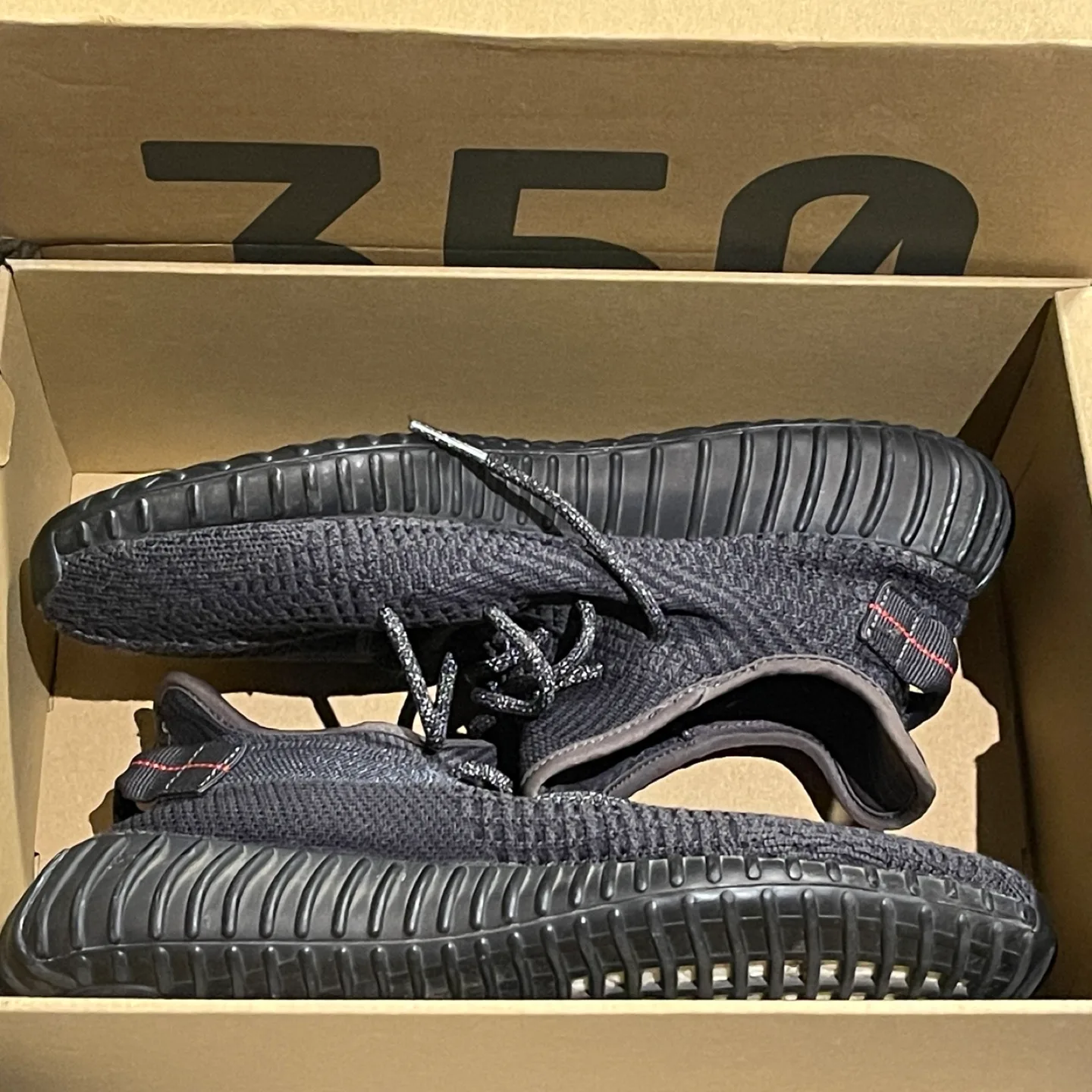 Adidas Yeezy Boost 350 V2 Black Size 11 image indicator(2)