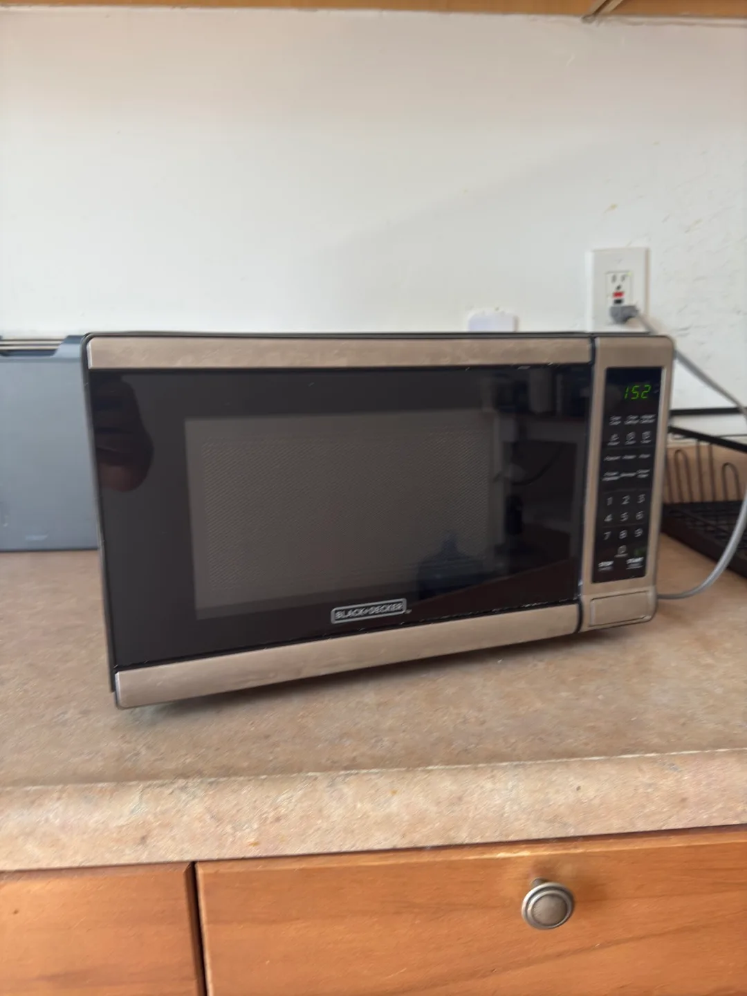 Black+Decker Microwave Oven thumbnail