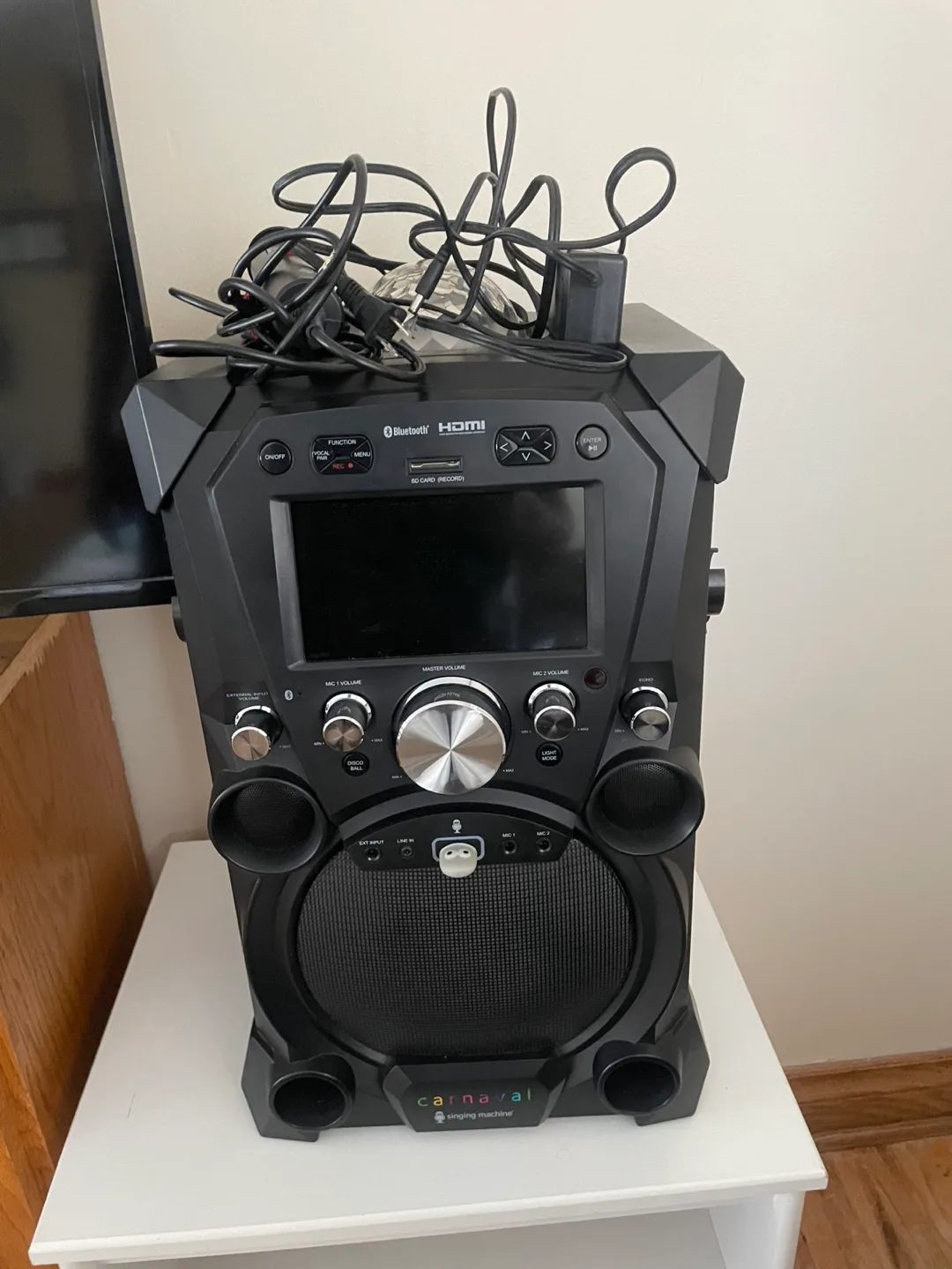 Speaker karoke singing music set with mic thumbnail