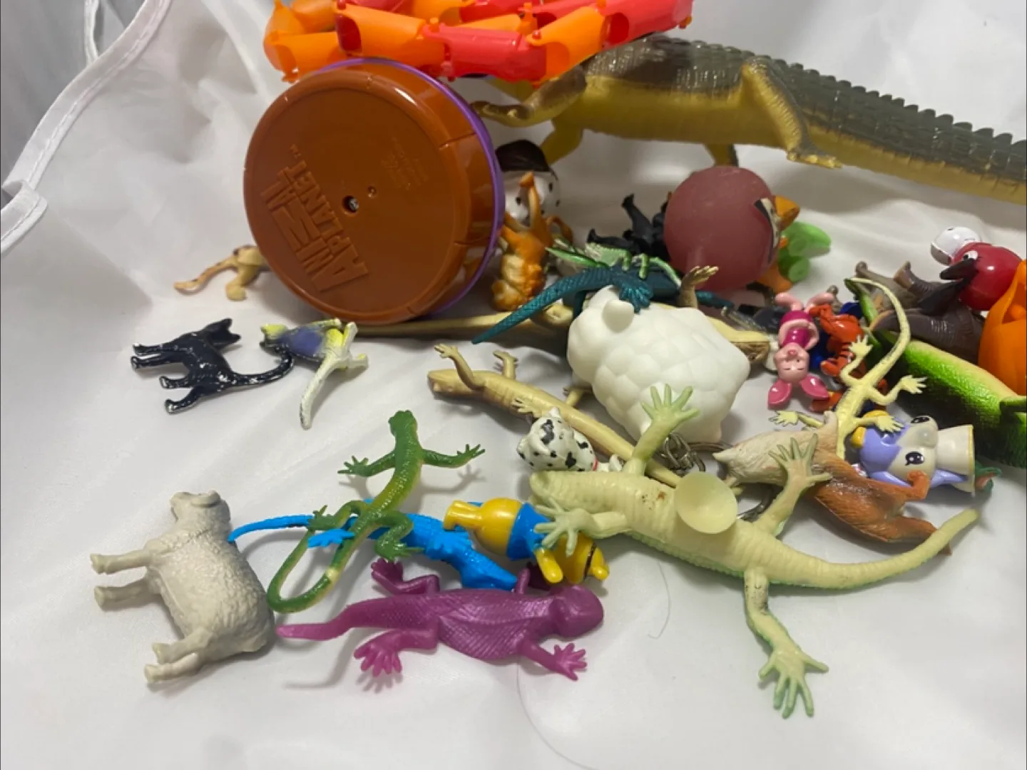 38 Assorted Animal Figures Mix Lot image indicator(2)