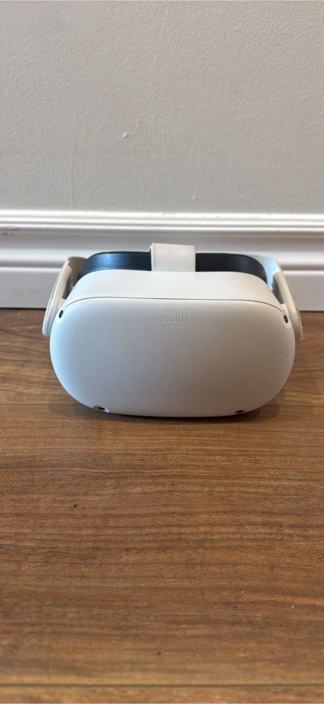 Oculus quest 2 with case 128 gc