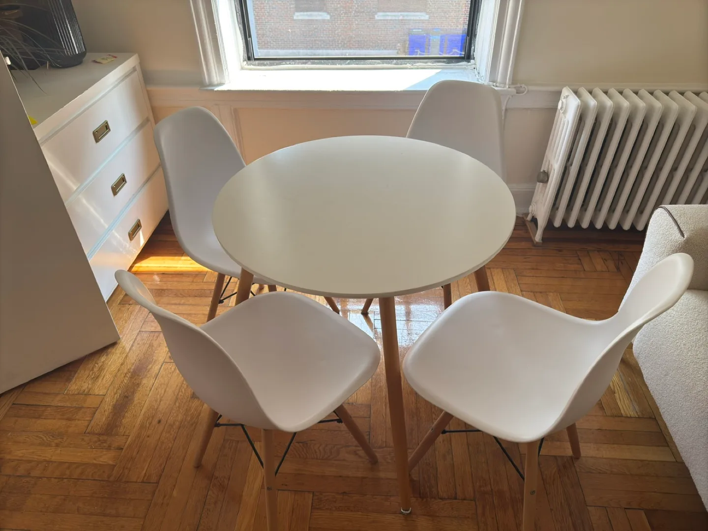 White Round Dining Table with 4 Chairs thumbnail