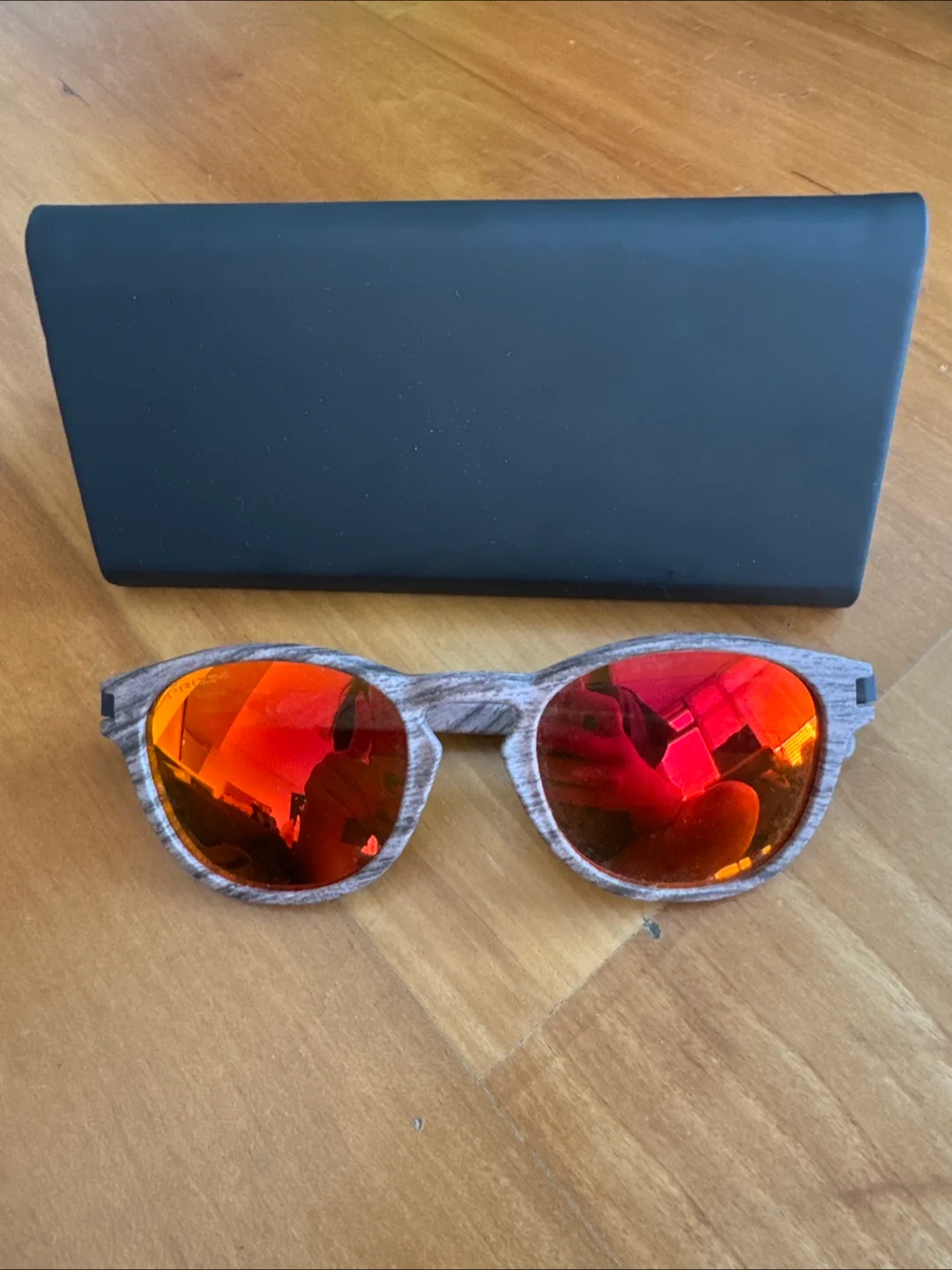 Oakley Sunglasses with Case image indicator(2)