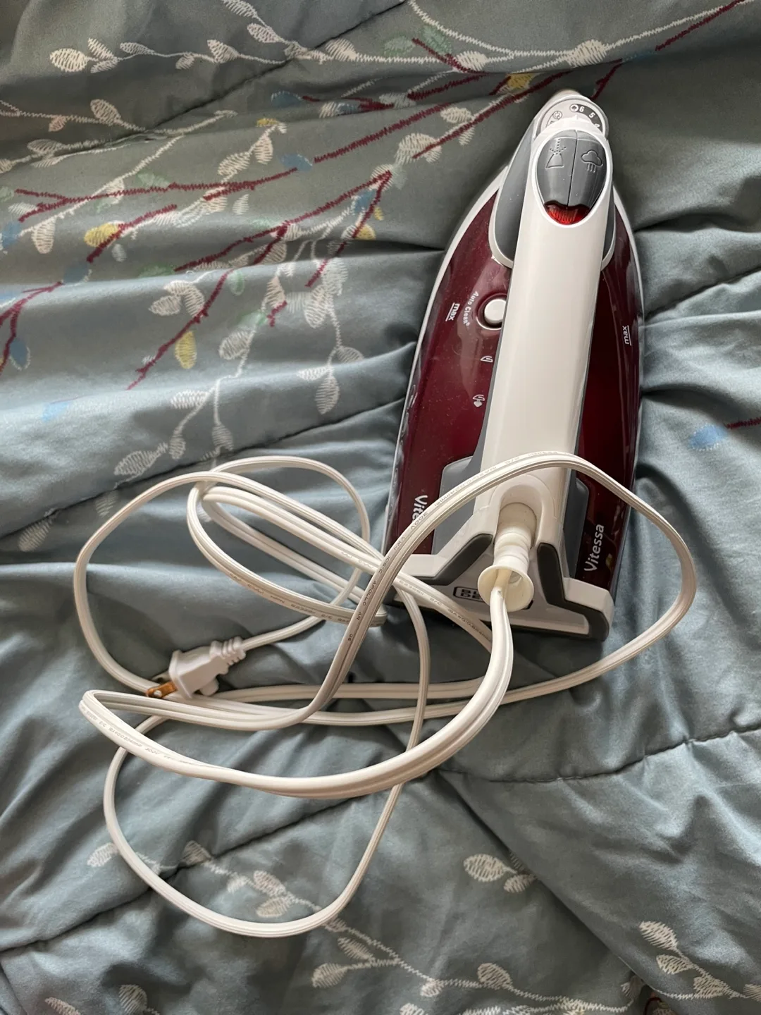Black+Decker Vitesse Steam Iron thumbnail