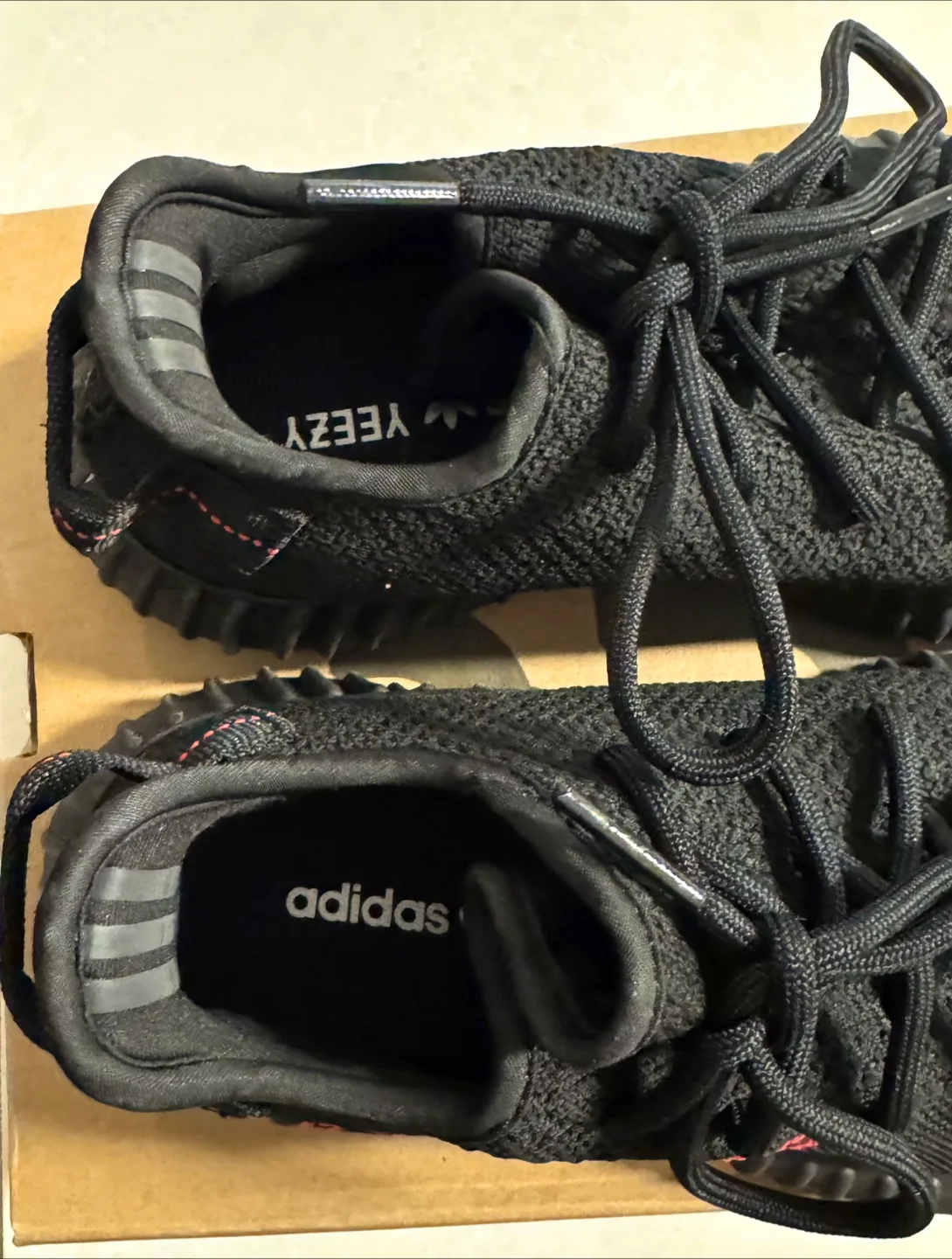 Adidas Yeezy Boost 350 V2 - Black & Red - Youth: 6.5 image indicator(4)