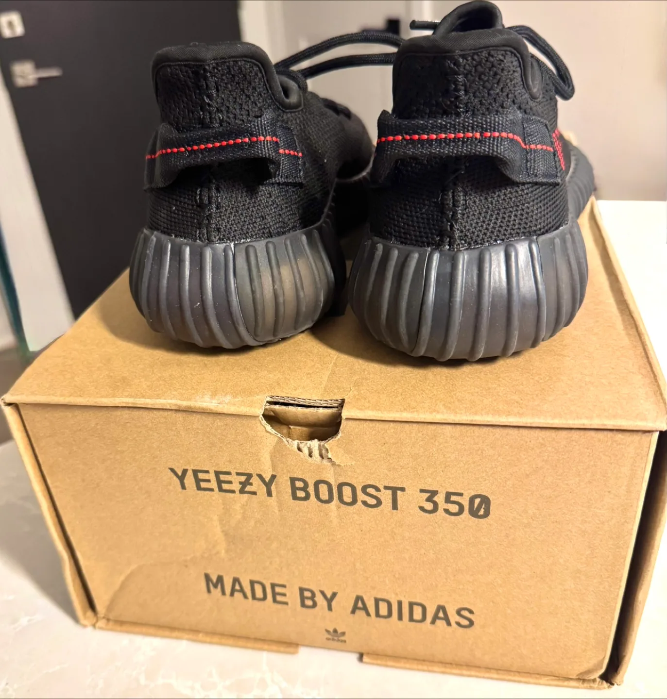 Adidas Yeezy Boost 350 V2 - Black & Red - Youth: 6.5 image indicator(6)