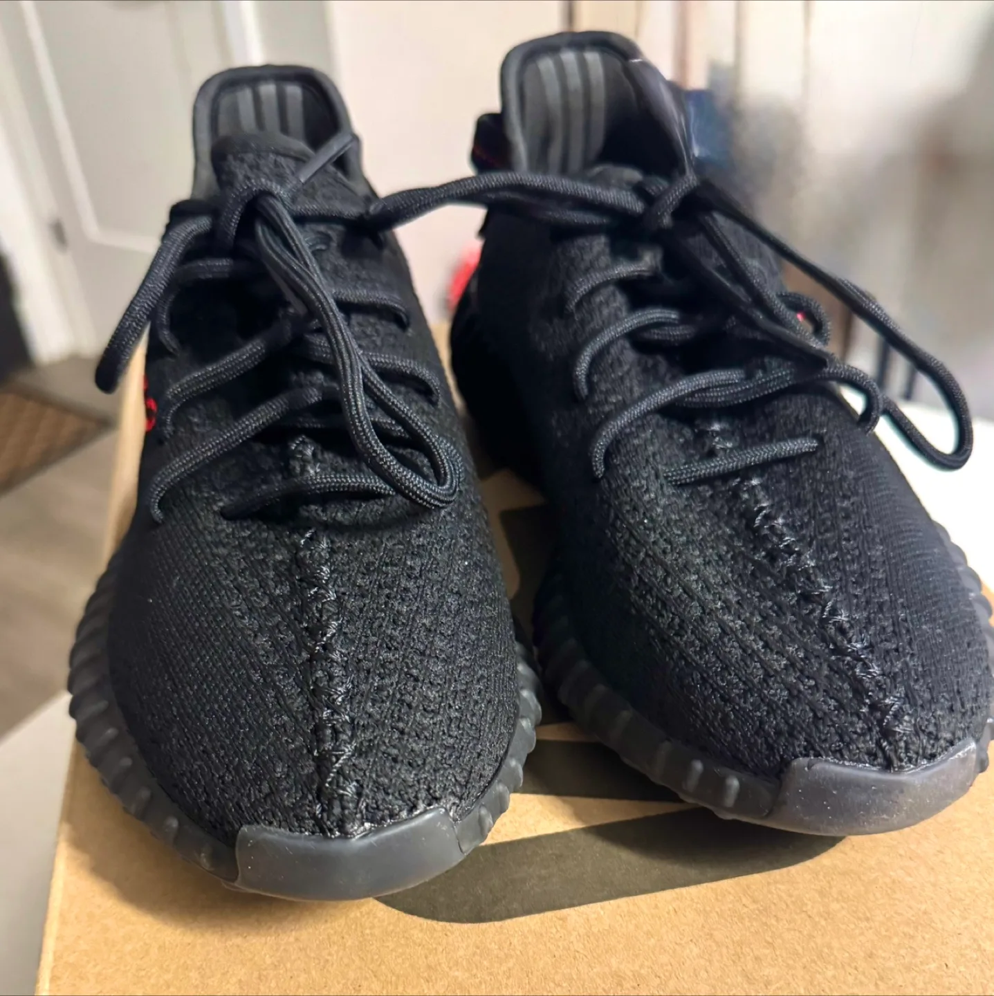 Adidas Yeezy Boost 350 V2 - Black & Red - Youth: 6.5 image indicator(3)
