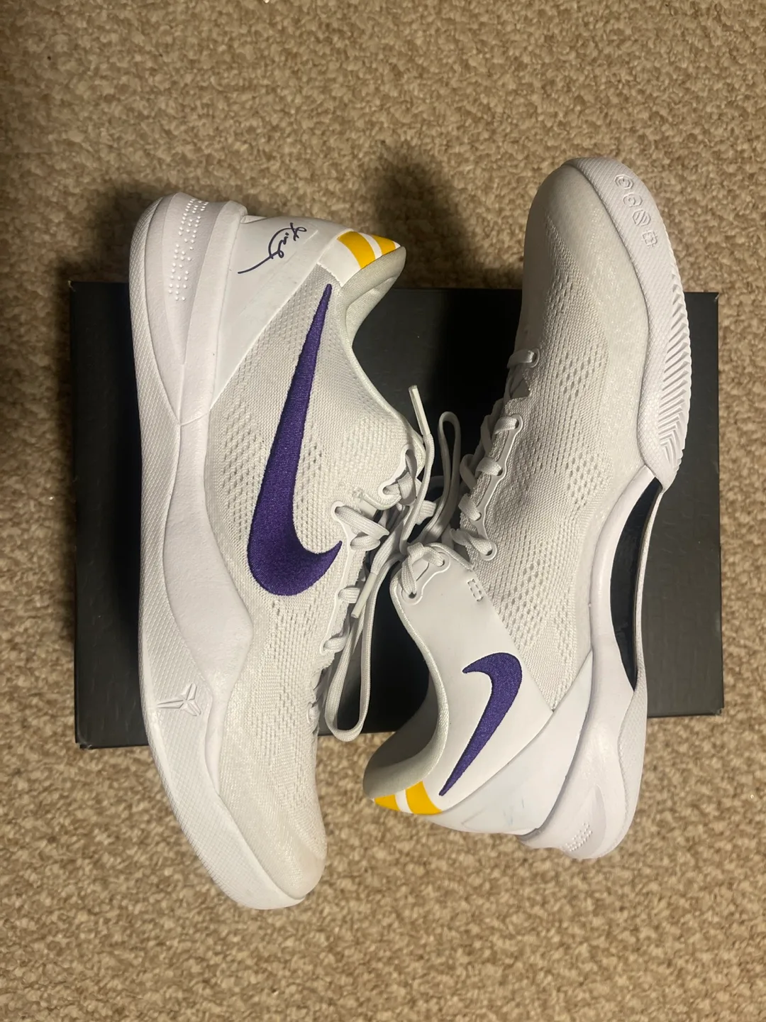 Nike Kobe VIII 8 Protro White/Court Purple Size 11.5 image indicator(4)