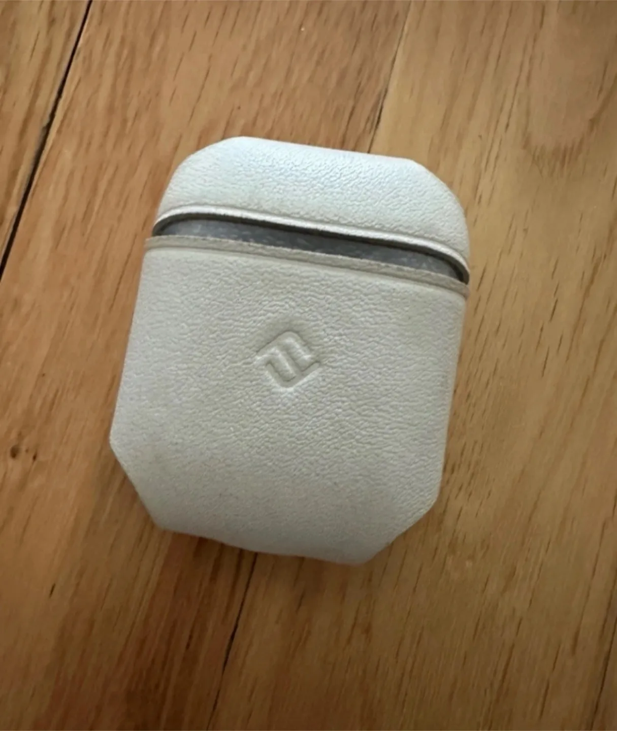 AirPods Case 🧡 thumbnail