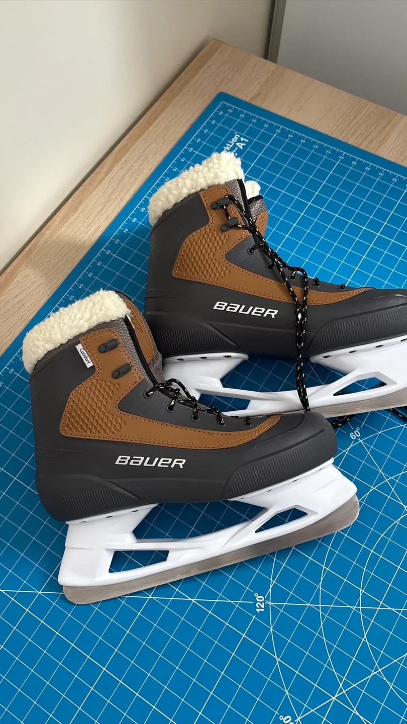 Bauer Ice Skates - Size 11 Male thumbnail