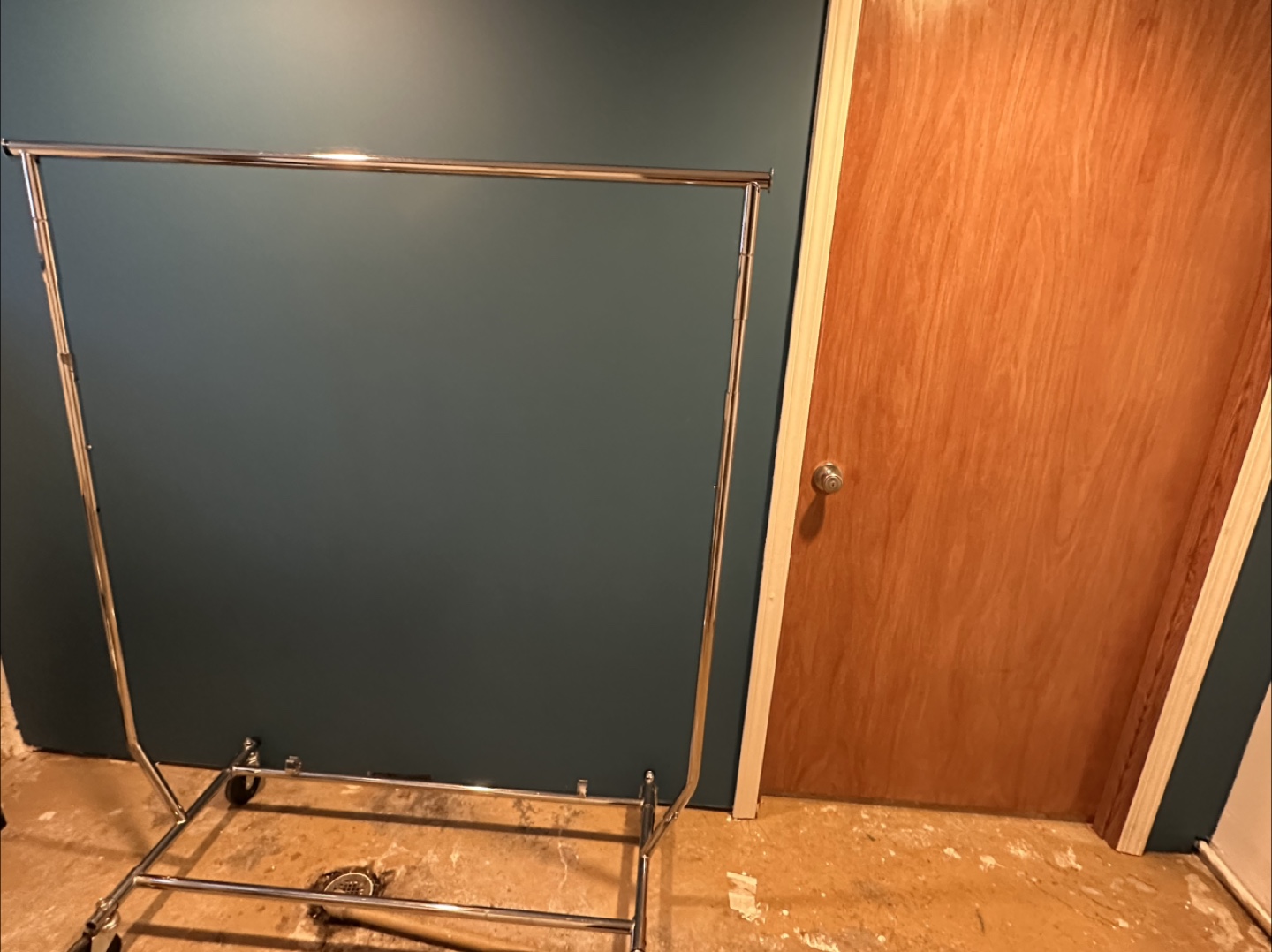 Single Rod Collapsible Clothing Rack - photo 2
