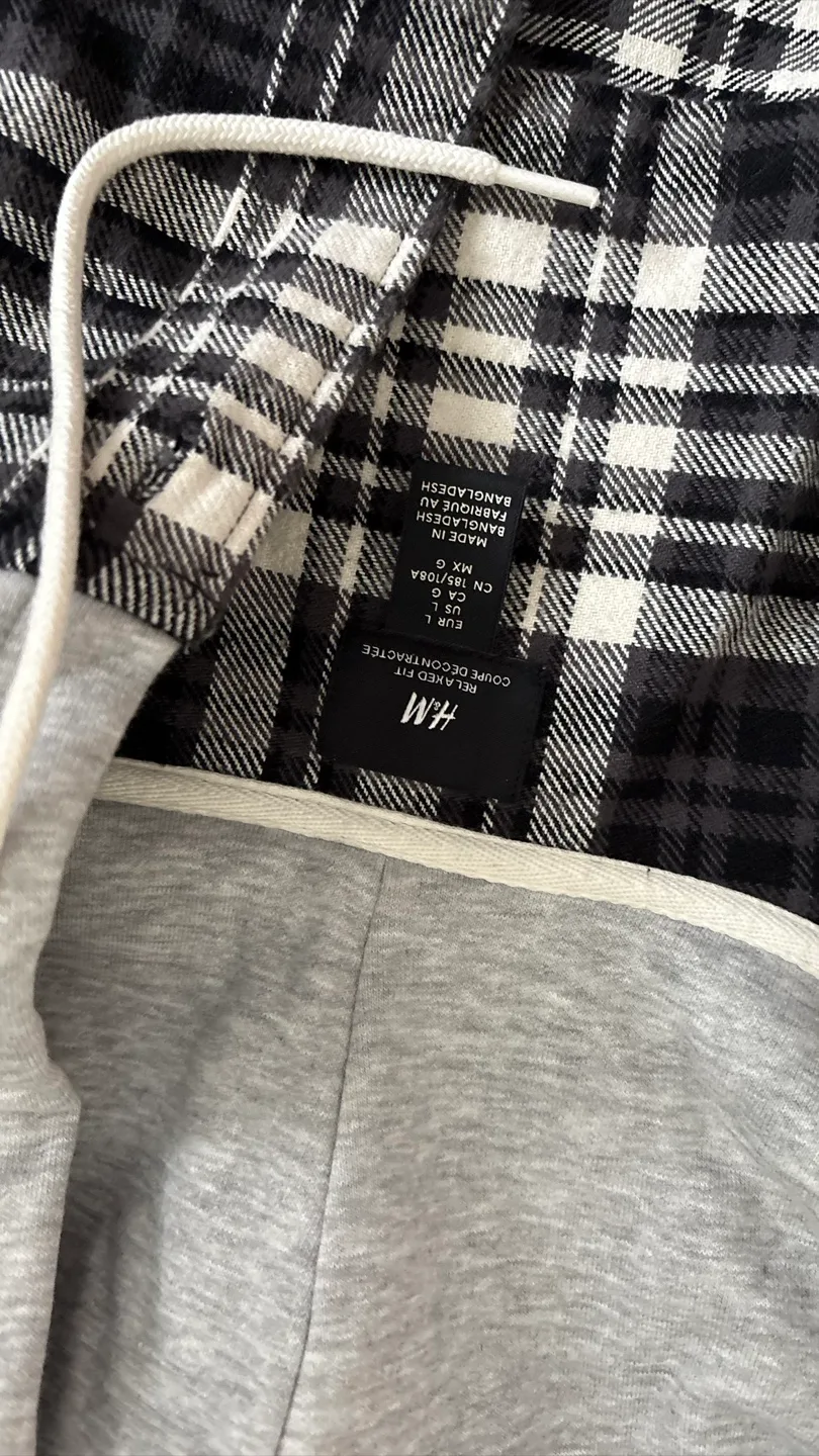 H&M Plaid Hooded Flannel Shirt - Size L image indicator(3)