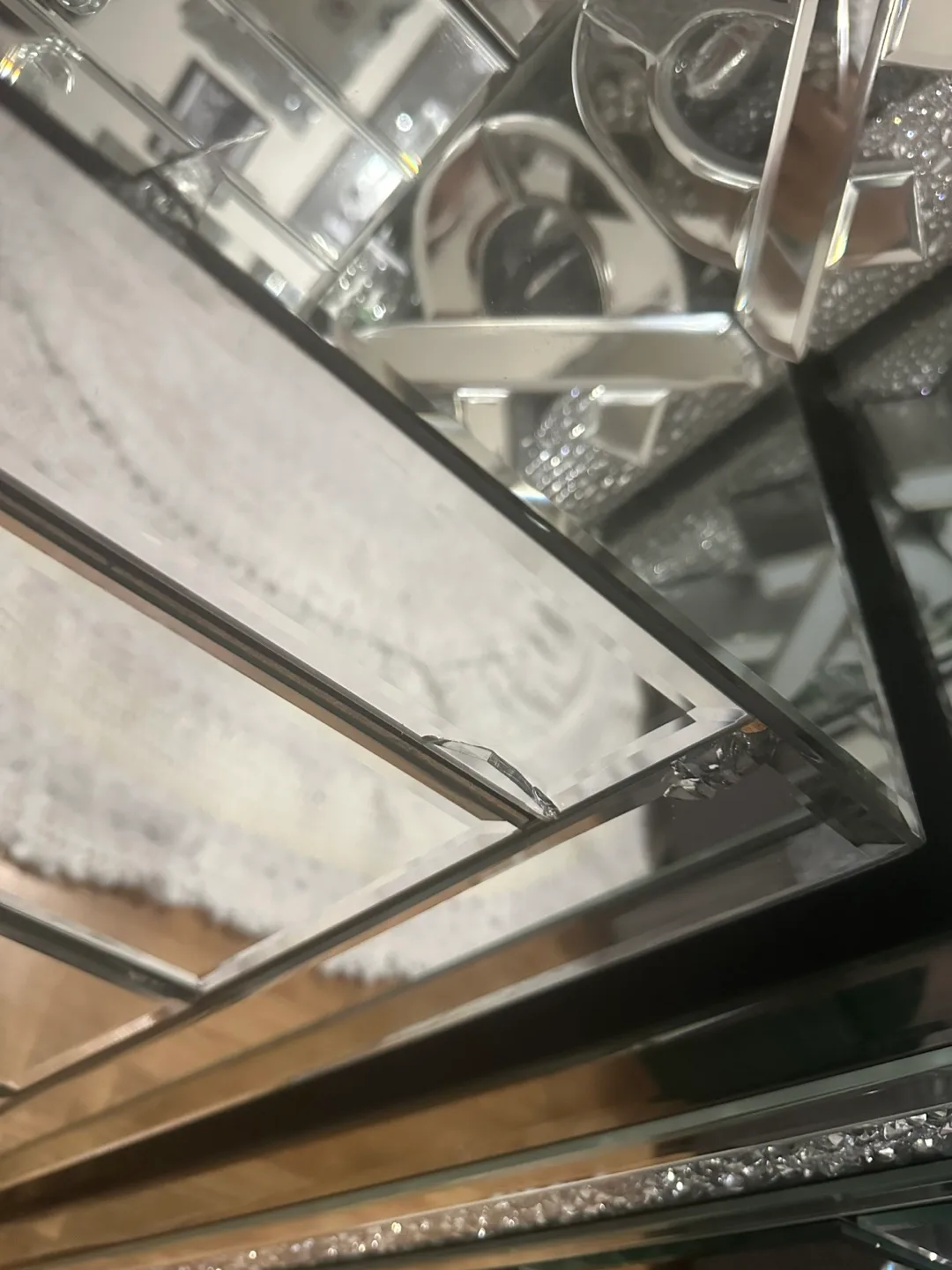 Mirrored 3-Drawer Chest image indicator(3)