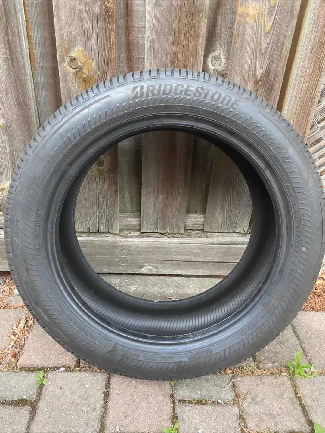 Bridgestone Turanza EL450 Tire 225/50RF18 thumbnail