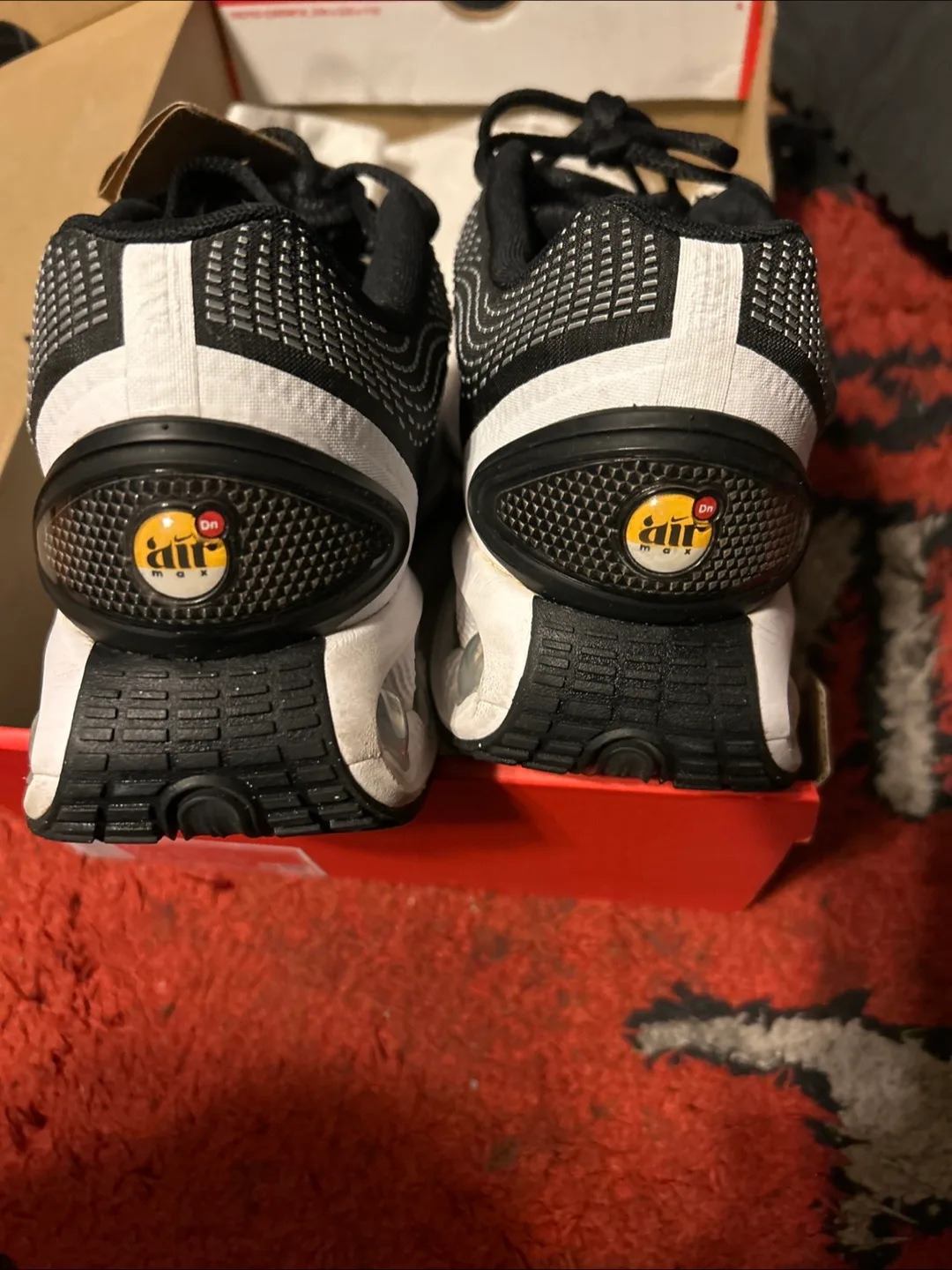 Nike Air Max Dn Black/White -preowned image indicator(5)