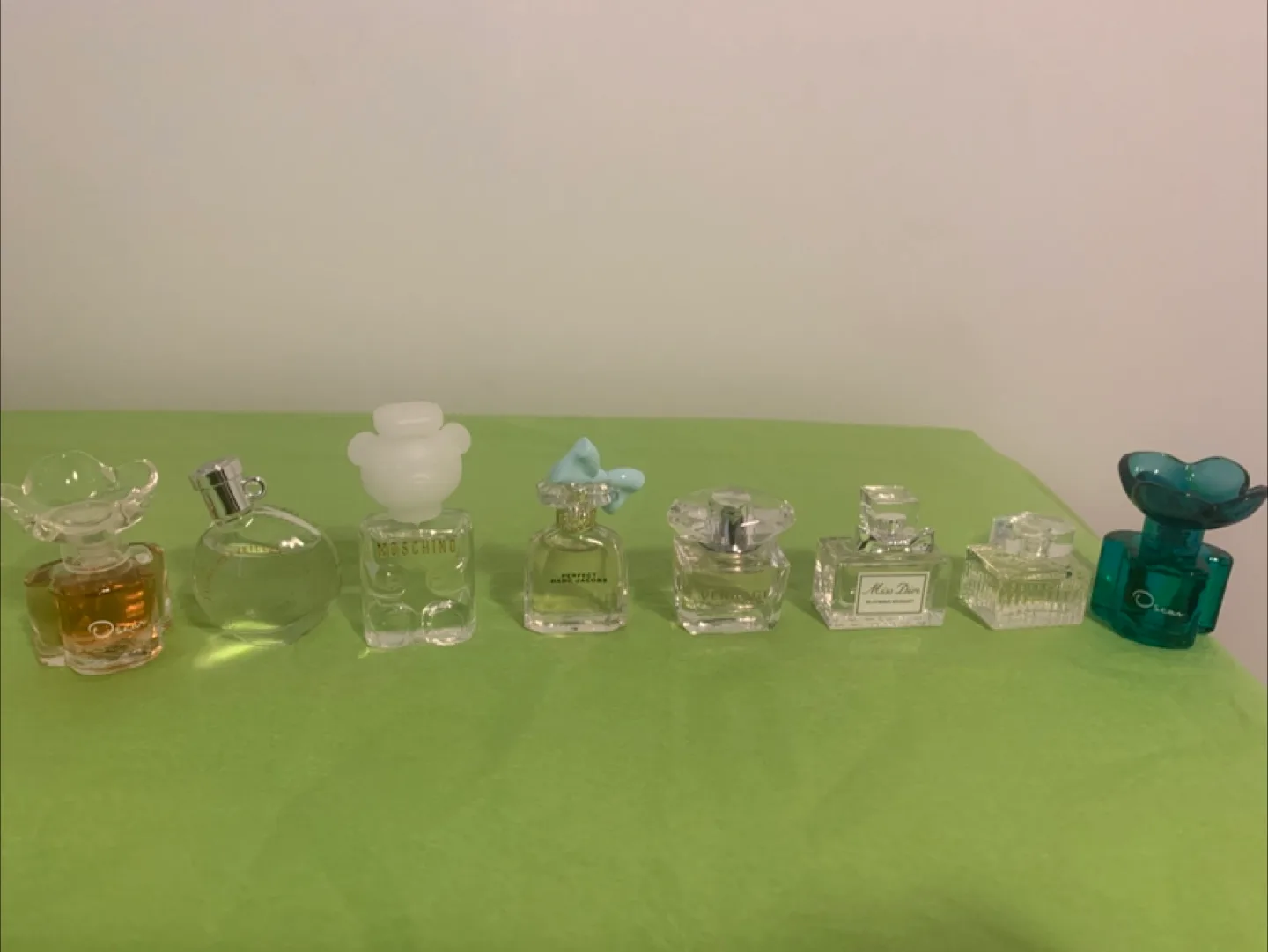 Miniature Perfumes Set: Look below 👇 for info thumbnail
