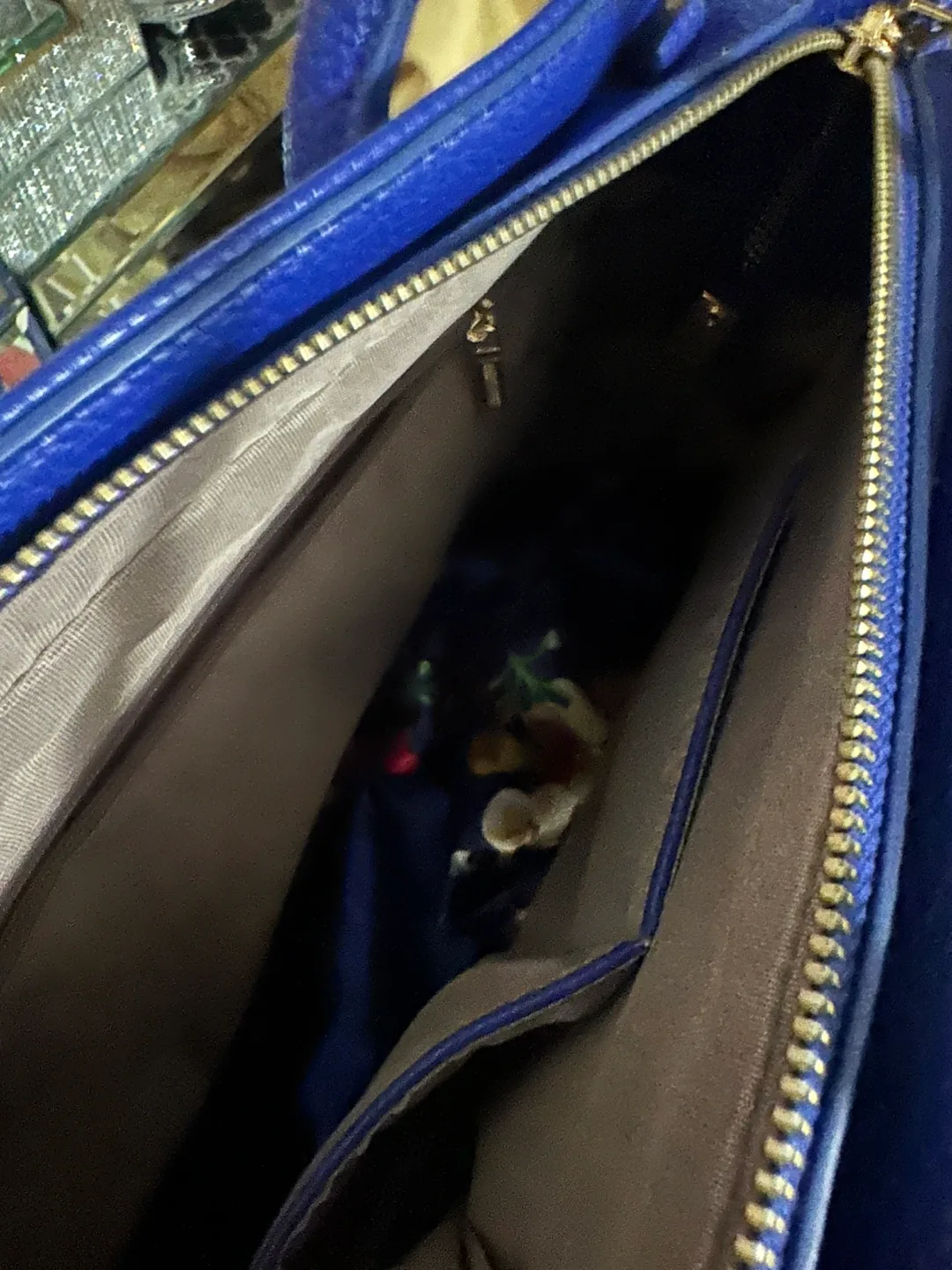 Blue Leather Handbag image indicator(3)