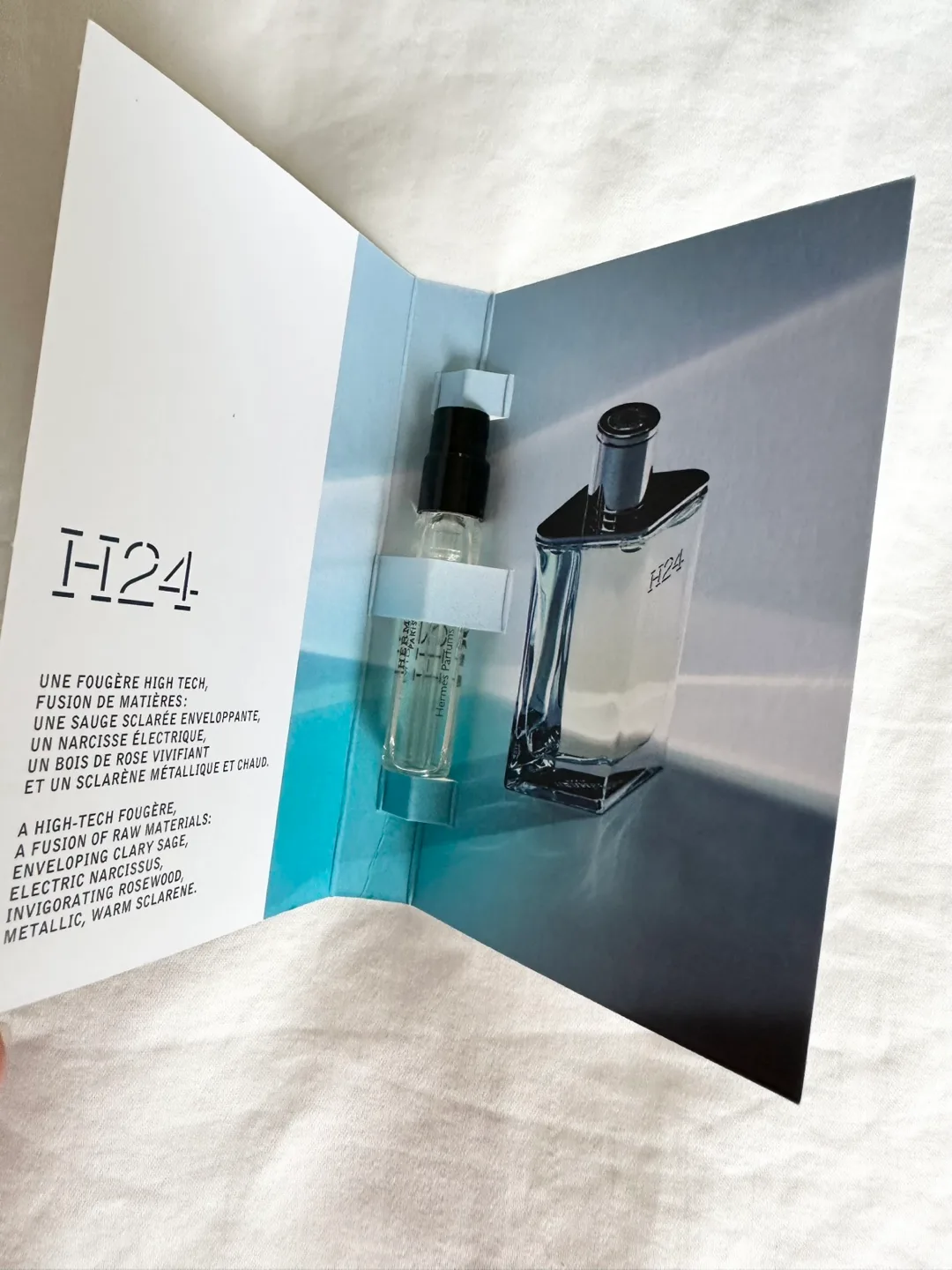 Unused Men’s Perfume Mini + Samples Bundle image indicator(2)