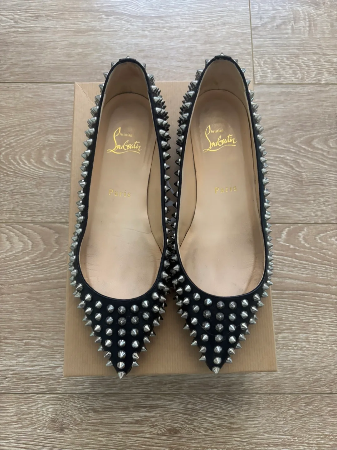 Christian Louboutin Pigalle Spikes Flat Nappa Size 37 thumbnail