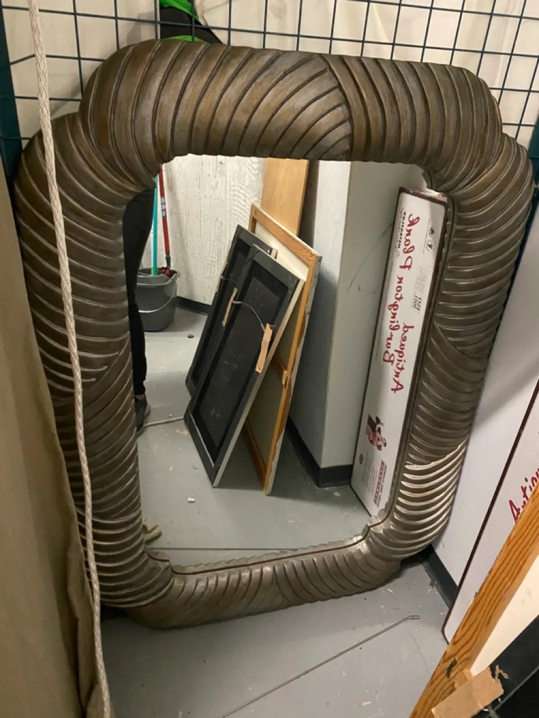 Antique Style Ornate Mirror thumbnail