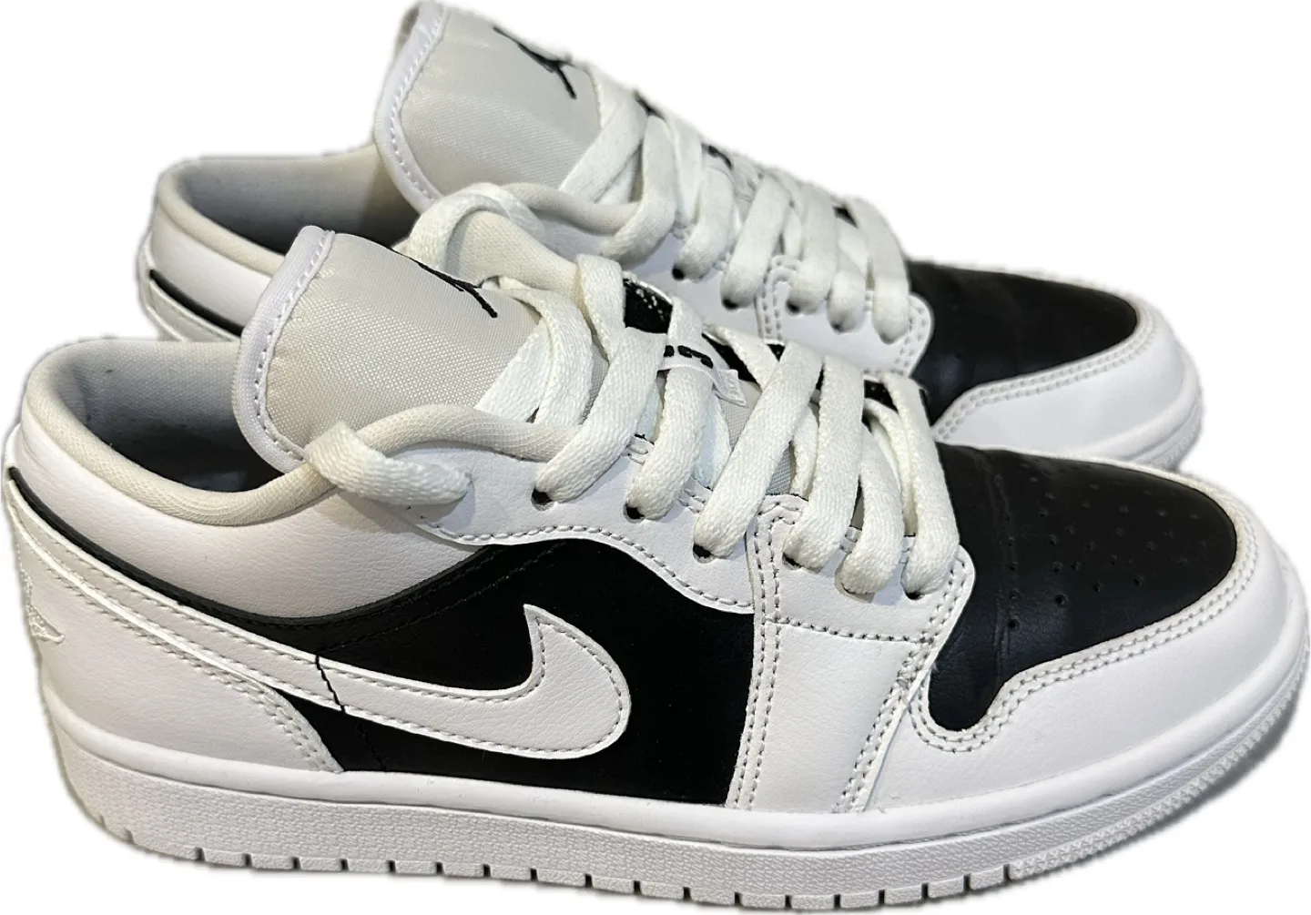 Women’s Jordan 1 Low "Panda" Sneakers image indicator(5)