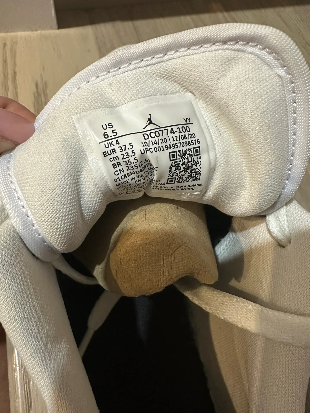Women’s Jordan 1 Low "Panda" Sneakers image indicator(10)