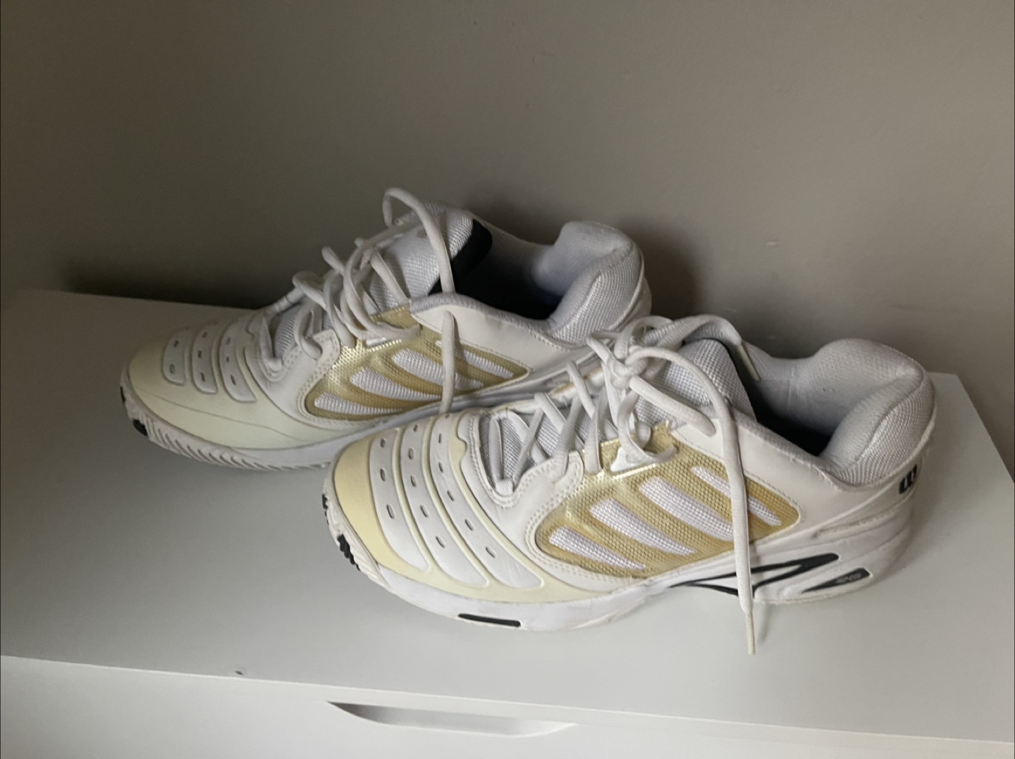 Wilson RG Tennis Shoes, Size 8.5