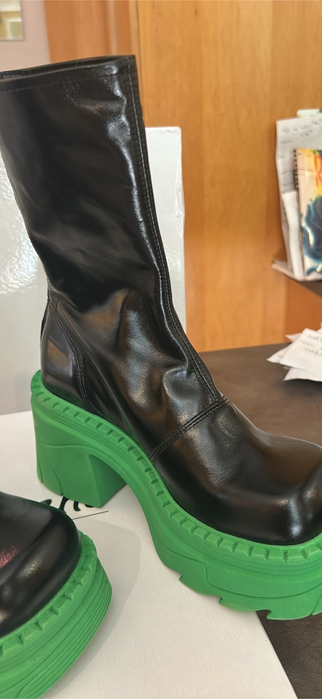 Fabulous Ladies Boots - photo 4
