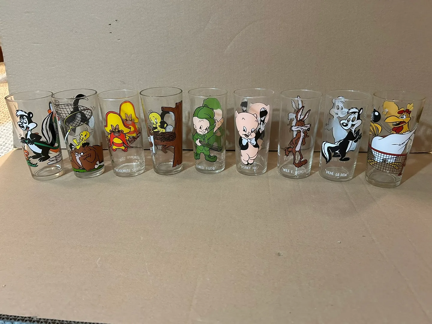 9 rare,Vintage Looney Tunes Glasses - Set of 8 thumbnail
