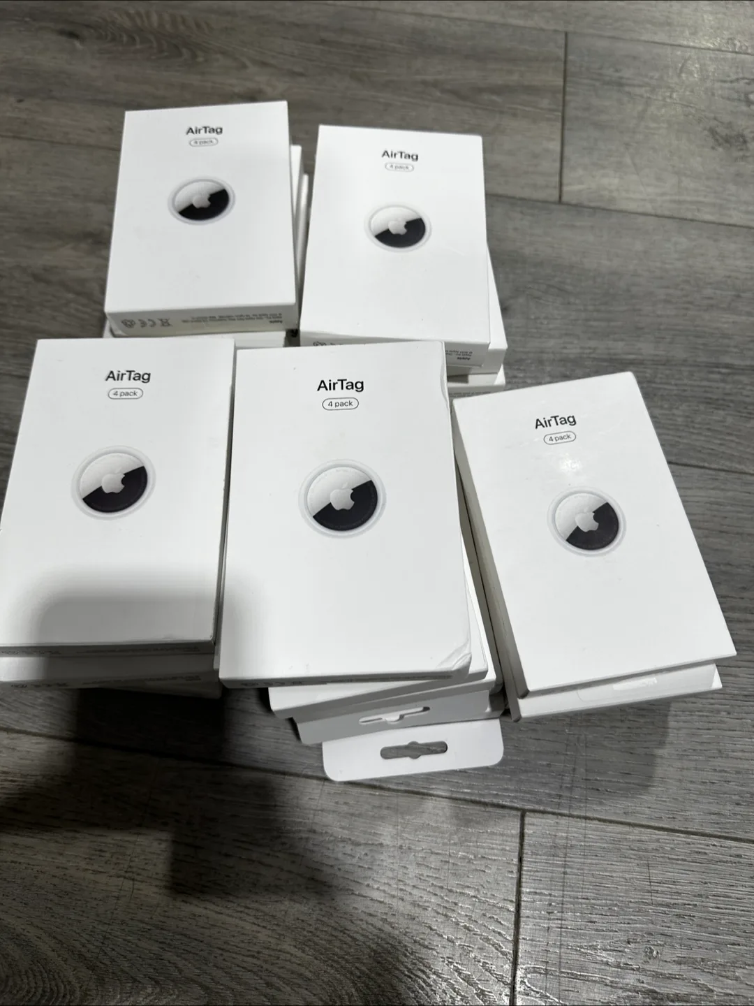 New Apple AirTag 4 Pack thumbnail