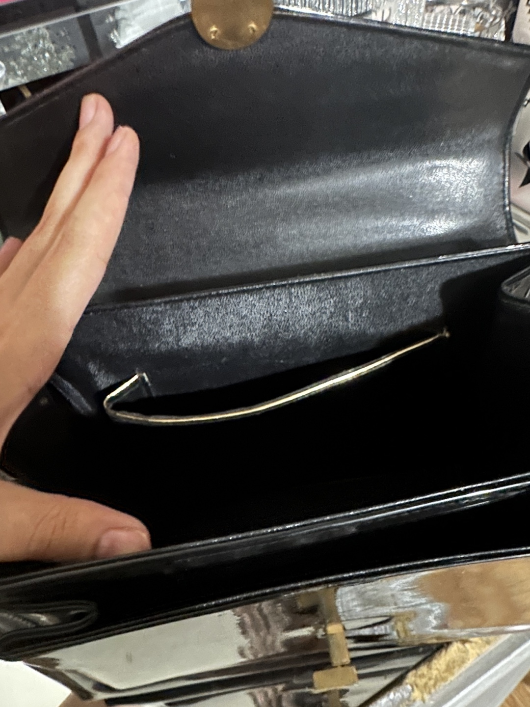 Vintage Black Patent Leather Handbag - photo 2