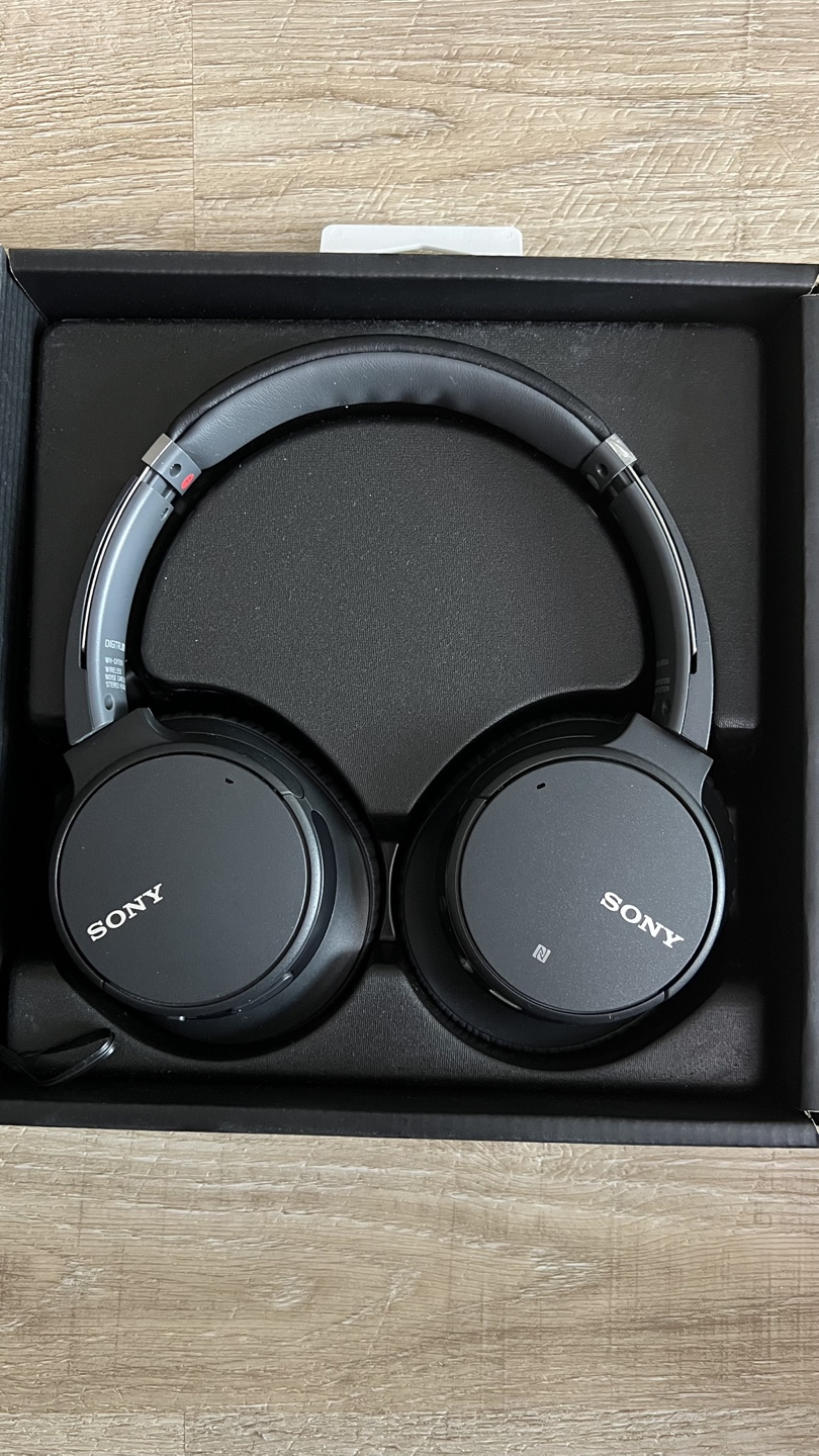 Sony WH-CH700N Wireless Noise Cancelling Headphones - Black - photo 2